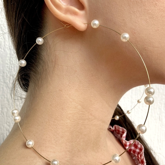 Gold Tone Exaggerated Large Hoop Earrings With White Faux Pearls 4.5in - Picture 7 of 12